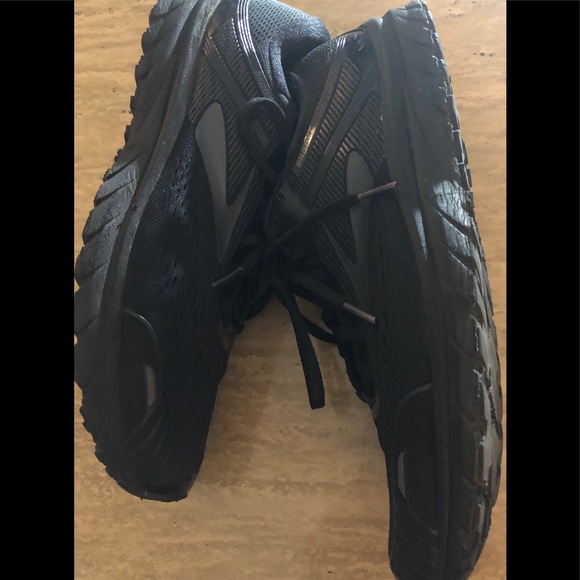Brooks sneakers size 11.5 - Picture 3 of 4